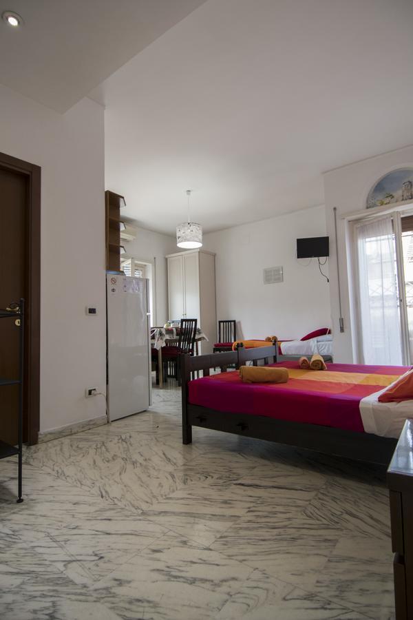 Bed and Breakfast La Voliera Roma Esterno foto